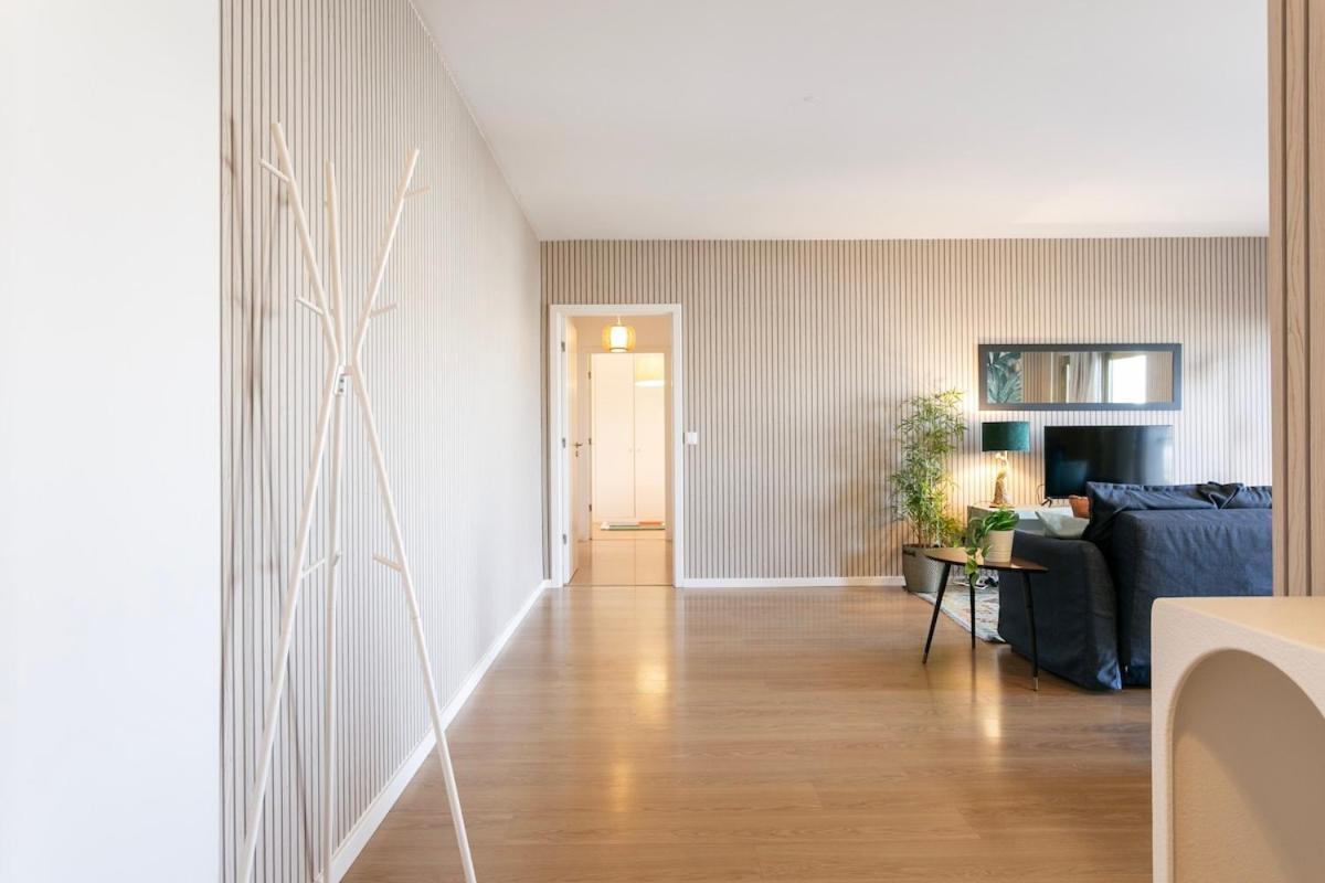 Lejlighed Modern 2bdr Flat In The City's Heart! *